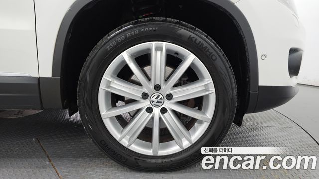 Volkswagen Tiguan 2.0 TDI  Premium 5N 2013 — фото 5