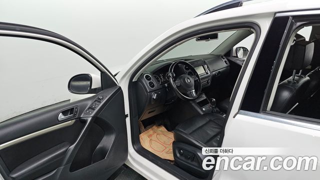 Volkswagen Tiguan 2.0 TDI  Premium 5N 2013 — фото 10