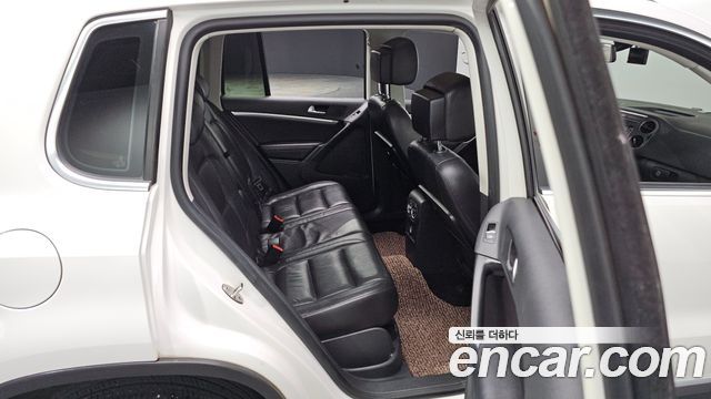 Volkswagen Tiguan 2.0 TDI  Premium 5N 2013 — фото 13