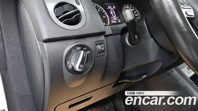 Volkswagen Tiguan 2.0 TDI  Premium 5N 2013 — фото 15