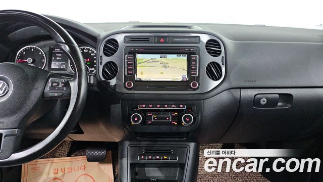 Volkswagen Tiguan 2.0 TDI  Premium 5N 2013 — фото 17