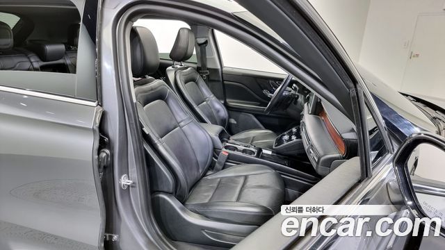 Lincoln Corsair 2.0 Reserve AWD 2021 — фото 12