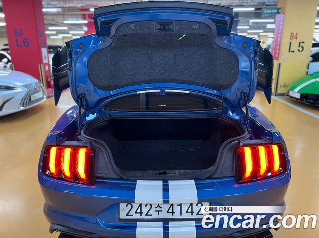 Ford Mustang Shelby GT500 Coupe 2020 — фото 10