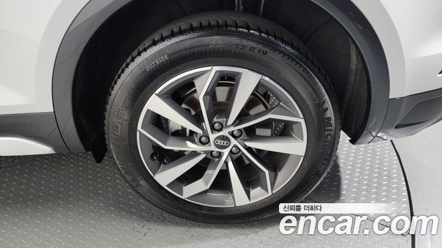 Audi Q5 (FY) 45 TFSI Quattro 2023 — фото 5