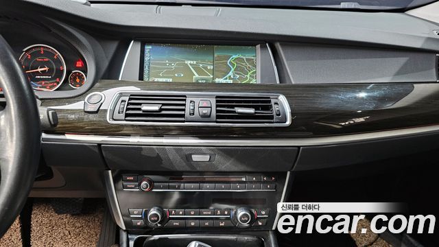 BMW 5 Series GT (F07) GT 30d xDrive 2014 — фото 14