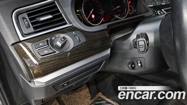 BMW 5 Series GT (F07) GT 30d xDrive 2014 — фото 16