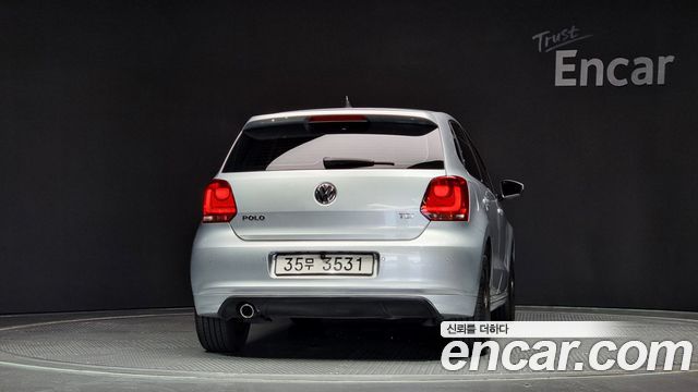 Volkswagen Polo 1.6 TDI R-Line 5th 2013 — фото 4