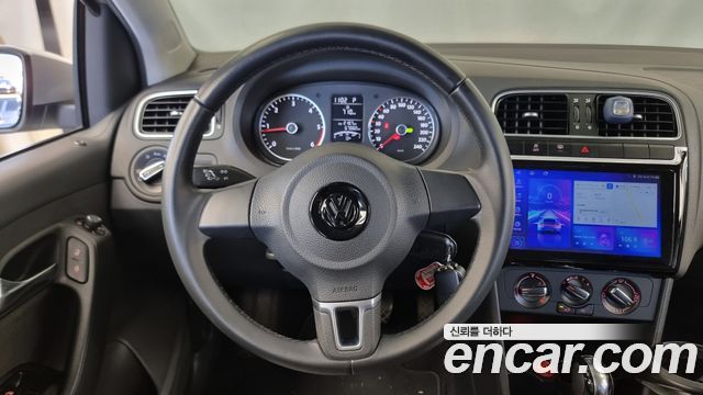 Volkswagen Polo 1.6 TDI R-Line 5th 2013 — фото 17