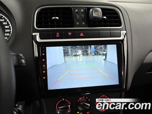 Volkswagen Polo 1.6 TDI R-Line 5th 2013 — фото 19