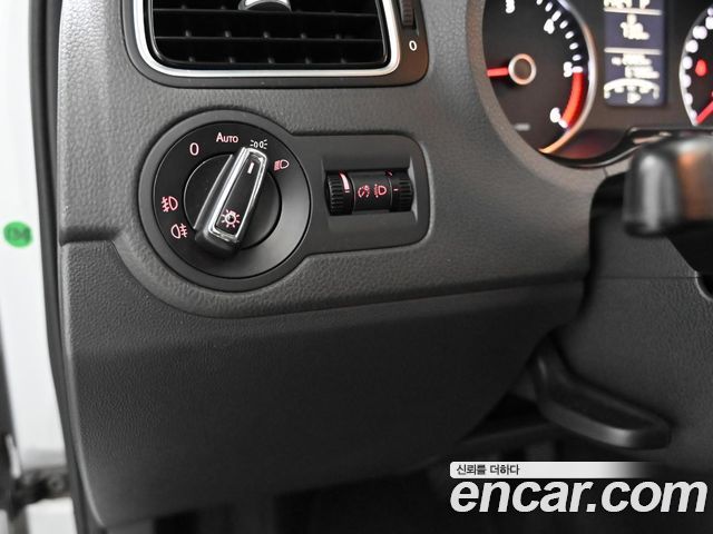 Volkswagen Polo 1.6 TDI R-Line 5th 2013 — фото 22
