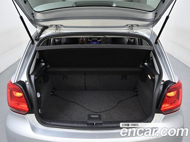 Volkswagen Polo 1.6 TDI R-Line 5th 2013 — фото 24