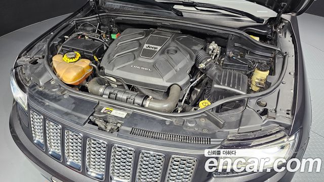 Jeep Grand Cherokee 3.0 Diesel Overland Summit WK2 2014 — фото 6