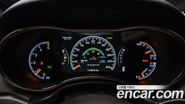 Jeep Grand Cherokee 3.0 Diesel Overland Summit WK2 2014 — фото 8
