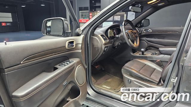 Jeep Grand Cherokee 3.0 Diesel Overland Summit WK2 2014 — фото 11
