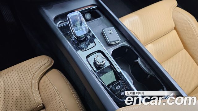 Volvo XC60 (II) B5 Ultra Bright 2025 — фото 9