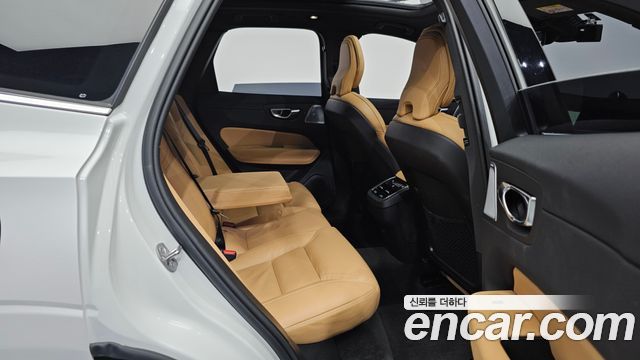 Volvo XC60 (II) B5 Ultra Bright 2025 — фото 12