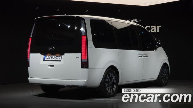 Hyundai Staria 4WD Lounge 9-Seater Inspiration 2024 — фото 2