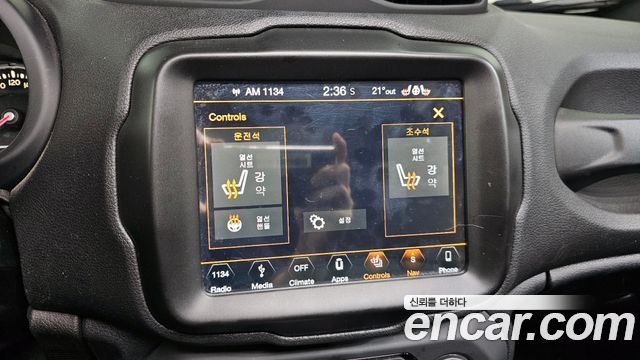 Jeep Renegade 2.4 Longitude High 2018 — фото 14
