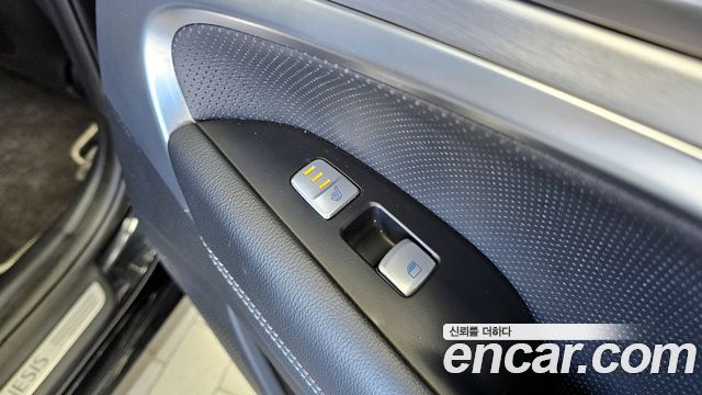 Genesis G70 2.0T Sport Package 2019 — фото 18