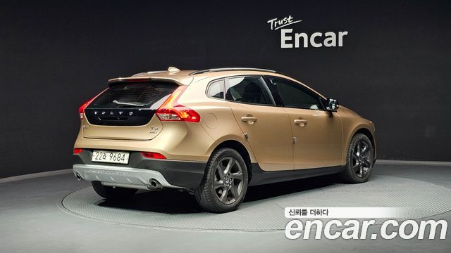 Volvo V40 Cross Country T5 AWD 2013 — фото 2