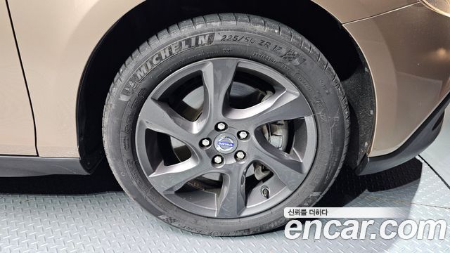 Volvo V40 Cross Country T5 AWD 2013 — фото 5