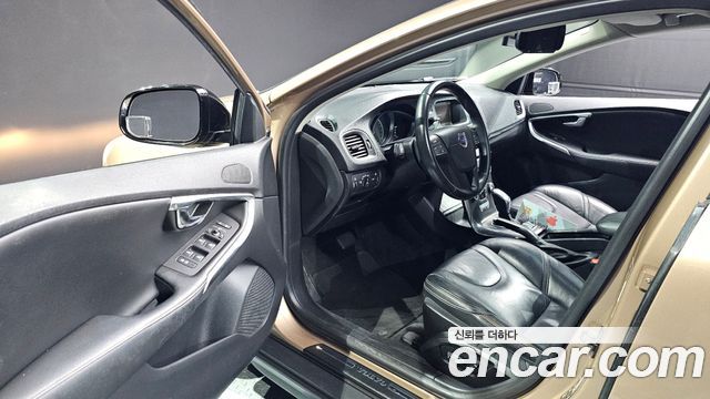 Volvo V40 Cross Country T5 AWD 2013 — фото 12