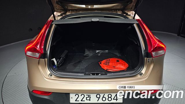 Volvo V40 Cross Country T5 AWD 2013 — фото 20