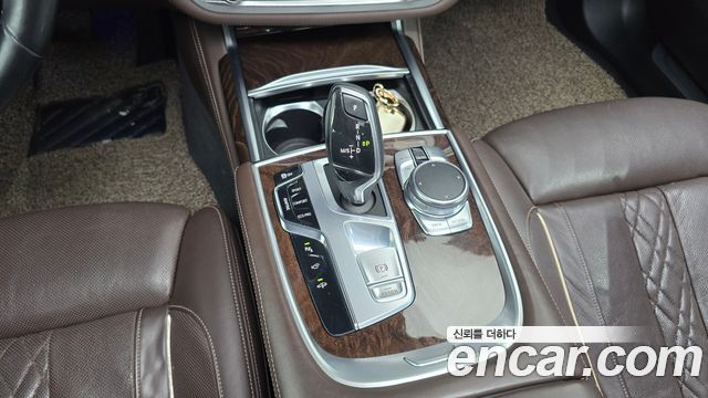 BMW 7 Series (G11) 750Li xDrive 2017 — фото 9