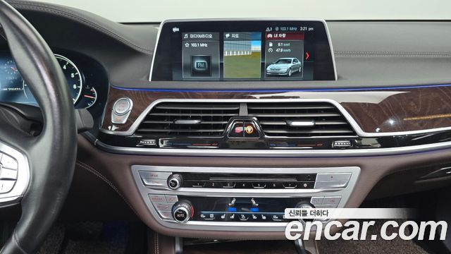 BMW 7 Series (G11) 750Li xDrive 2017 — фото 14
