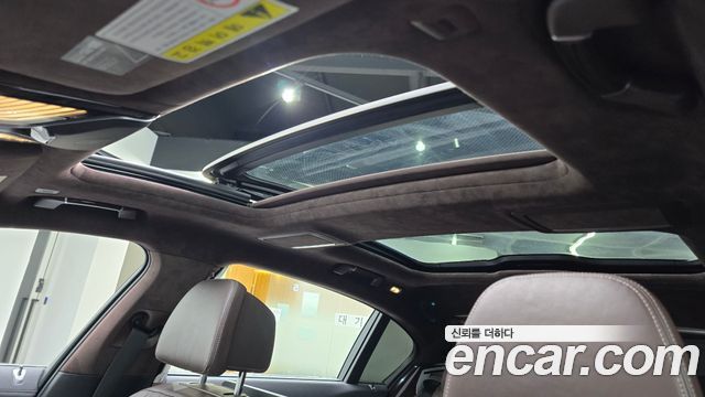 BMW 7 Series (G11) 750Li xDrive 2017 — фото 18