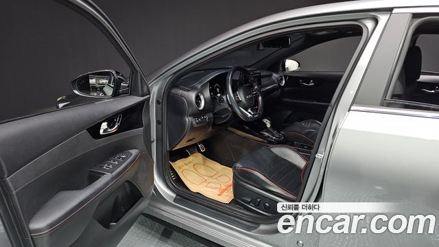 Kia K3 (II) 1.6 Turbo GT 5Door Signature 2022 — фото 10