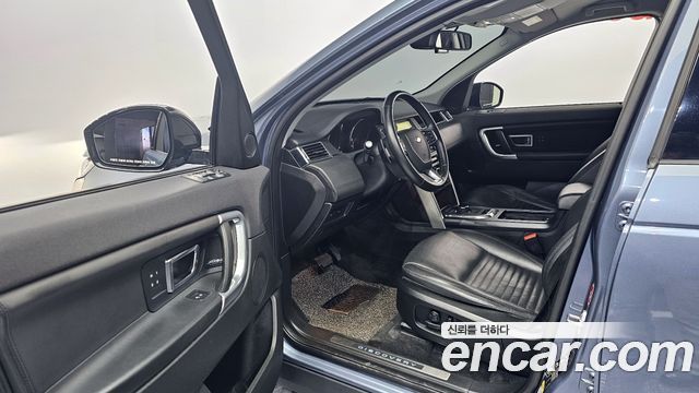 Land Rover Discovery Sport 2.0 TD4 HSE Luxury 2018 — фото 11