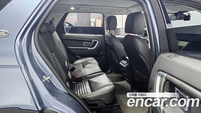Land Rover Discovery Sport 2.0 TD4 HSE Luxury 2018 — фото 12