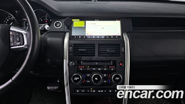 Land Rover Discovery Sport 2.0 TD4 HSE Luxury 2018 — фото 14