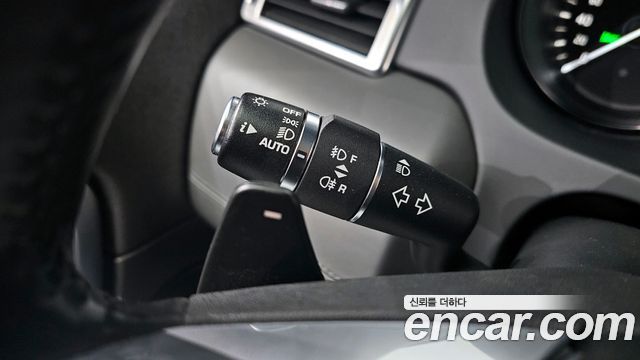 Land Rover Discovery Sport 2.0 TD4 HSE Luxury 2018 — фото 17
