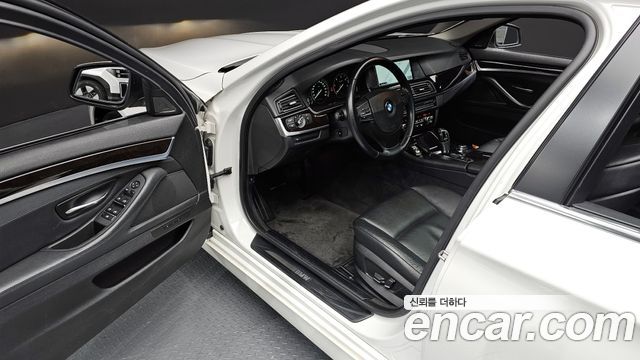 BMW 5 Series (F10) 520d 2011 — фото 15