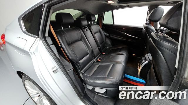 BMW 5 Series GT (F07) GT 30d xDrive 2015 — фото 12