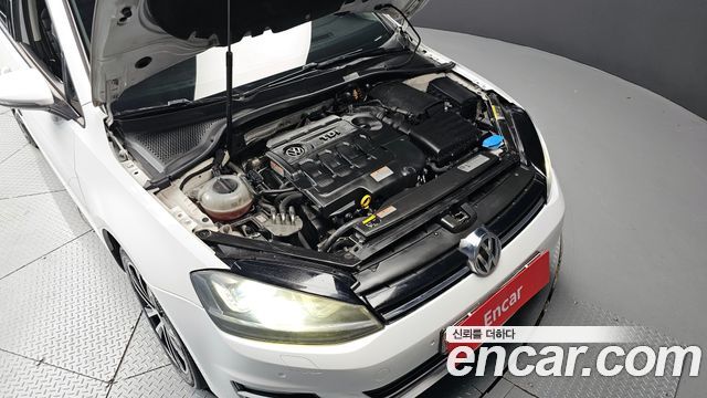 Volkswagen Golf (VII) 2.0 TDI Premium 2015 — фото 6