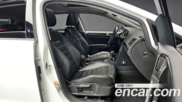 Volkswagen Golf (VII) 2.0 TDI Premium 2015 — фото 10