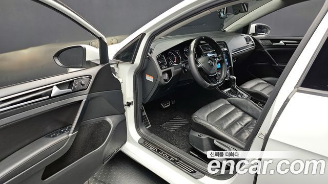 Volkswagen Golf (VII) 2.0 TDI Premium 2015 — фото 11