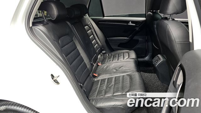Volkswagen Golf (VII) 2.0 TDI Premium 2015 — фото 12