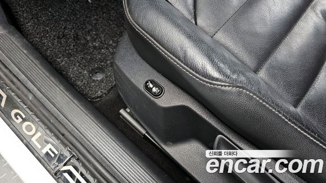 Volkswagen Golf (VII) 2.0 TDI Premium 2015 — фото 18