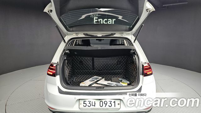Volkswagen Golf (VII) 2.0 TDI Premium 2015 — фото 20