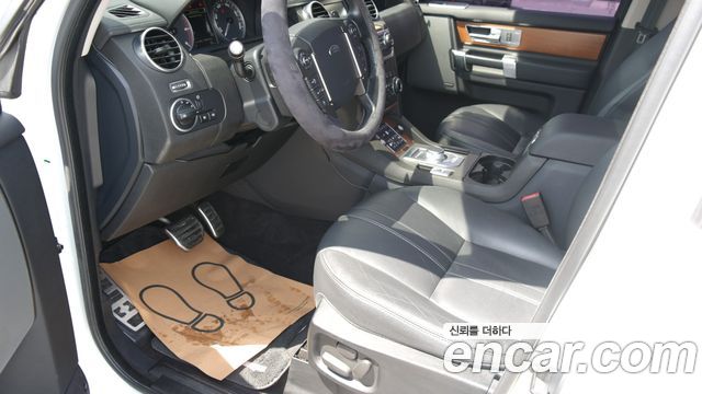 Land Rover Discovery 4 3.0 SDV6 SE 2016 — фото 10