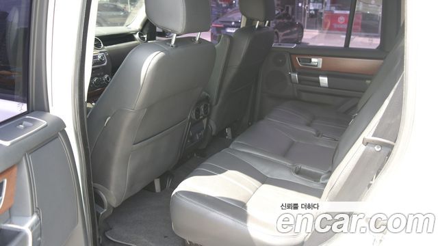 Land Rover Discovery 4 3.0 SDV6 SE 2016 — фото 15