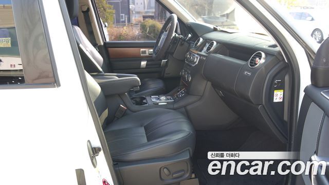 Land Rover Discovery 4 3.0 SDV6 SE 2016 — фото 16