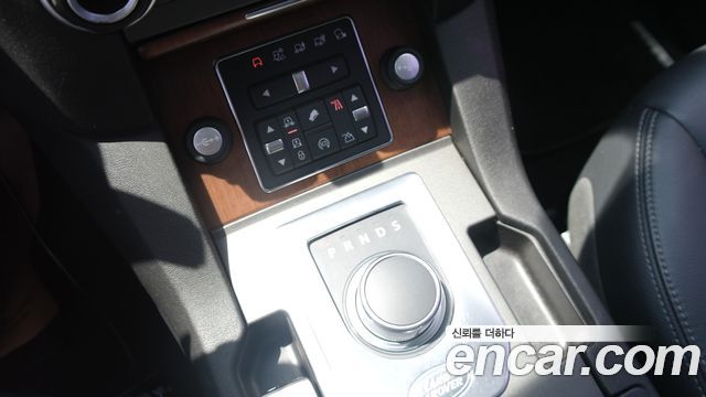 Land Rover Discovery 4 3.0 SDV6 SE 2016 — фото 18