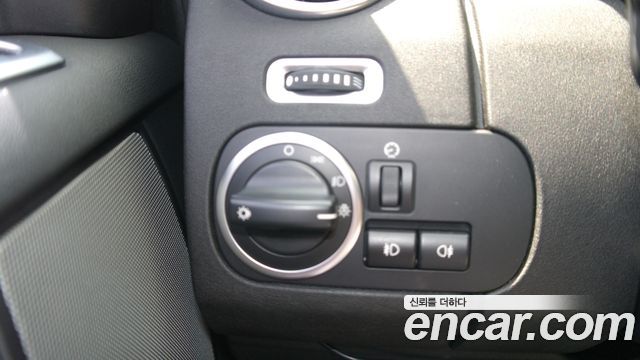 Land Rover Discovery 4 3.0 SDV6 SE 2016 — фото 21