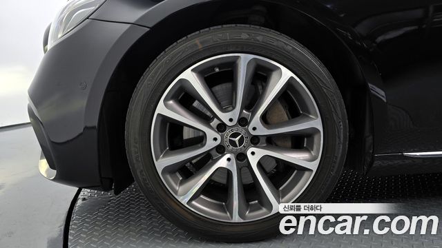 Mercedes-Benz E-Class (W213) E300 4MATIC Avnatgarde 2019 — фото 5