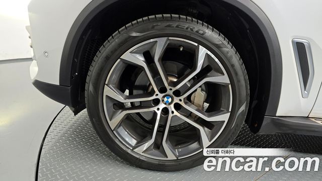 BMW X5 (G05) xDrive 40i xLine 2022 — фото 5